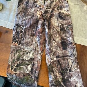 Cabelas boys size Small Reg pants, great condition
